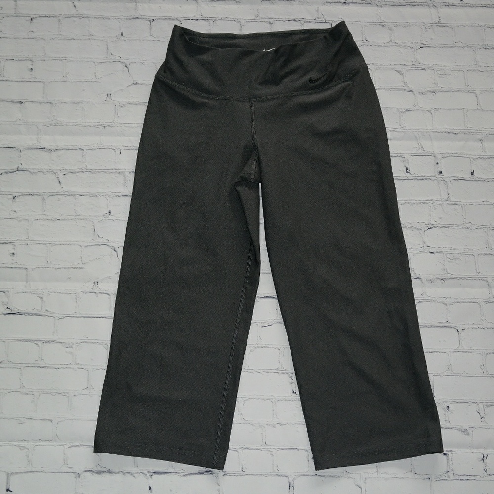 Nike Grey Crop Capri Yoga Pants Size XS